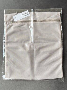 NWT Shapermint Meshin’ Around Wash Bag